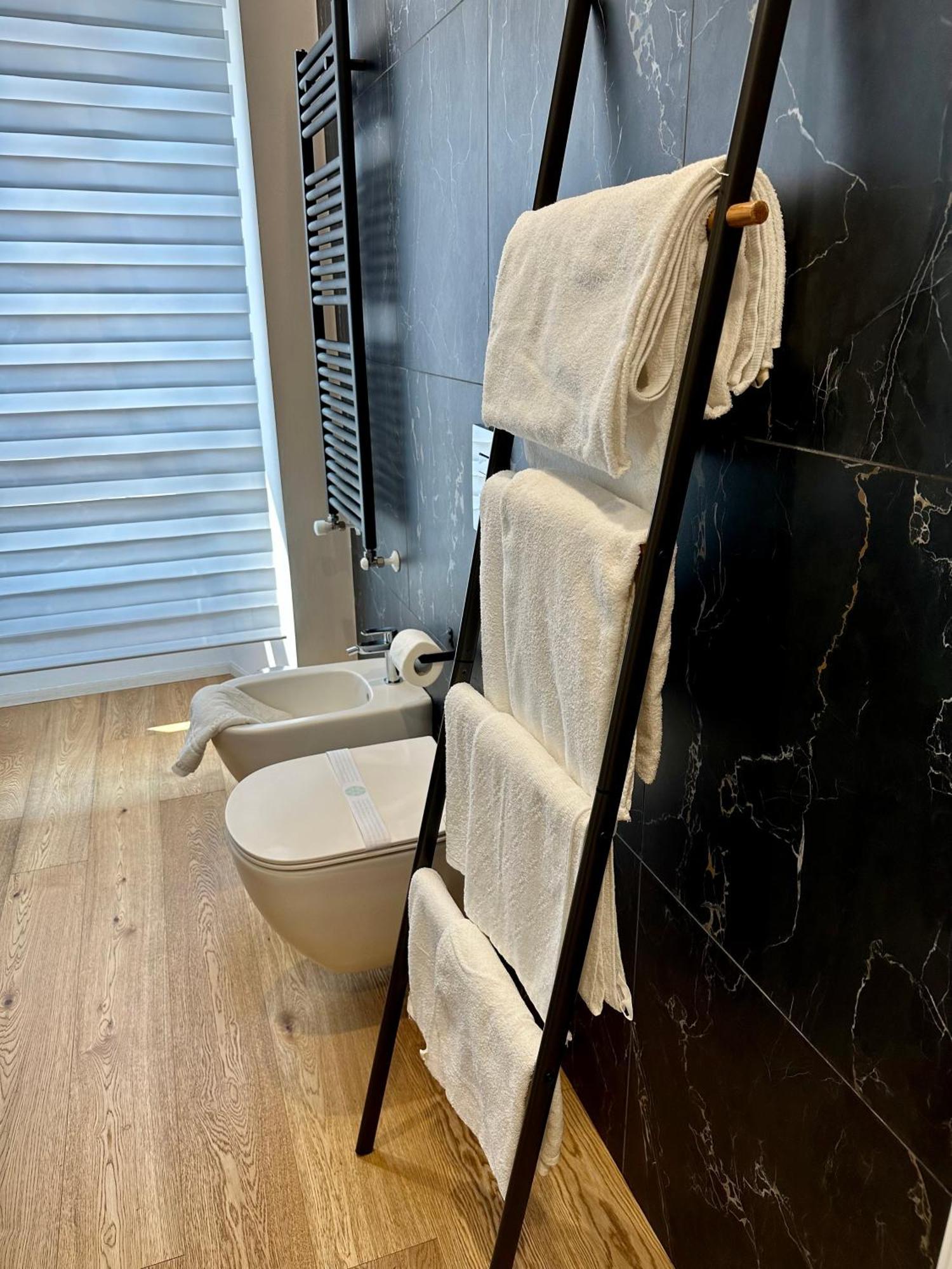 Lr Deluxe Apartments - Fondazione Prada - Metro M3 米兰 外观 照片